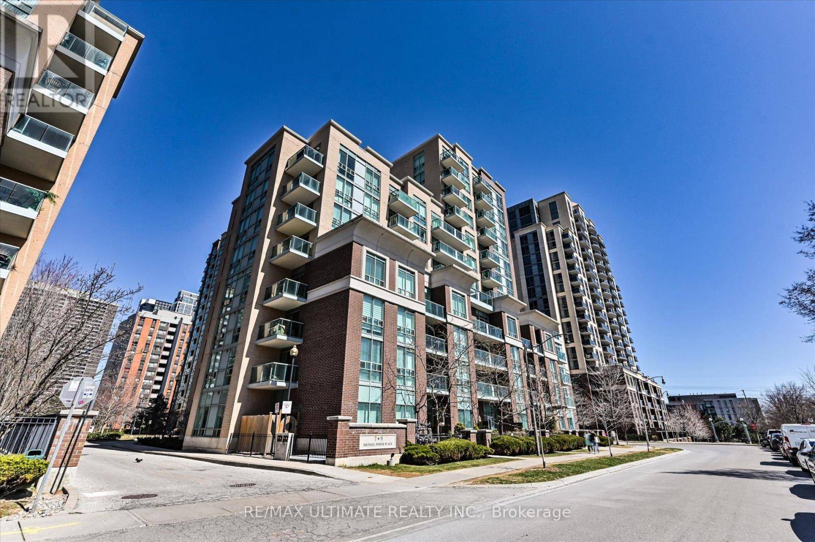 Toronto (islington-city Centre West), ON M9A0A5,9 Michael Power PL #310