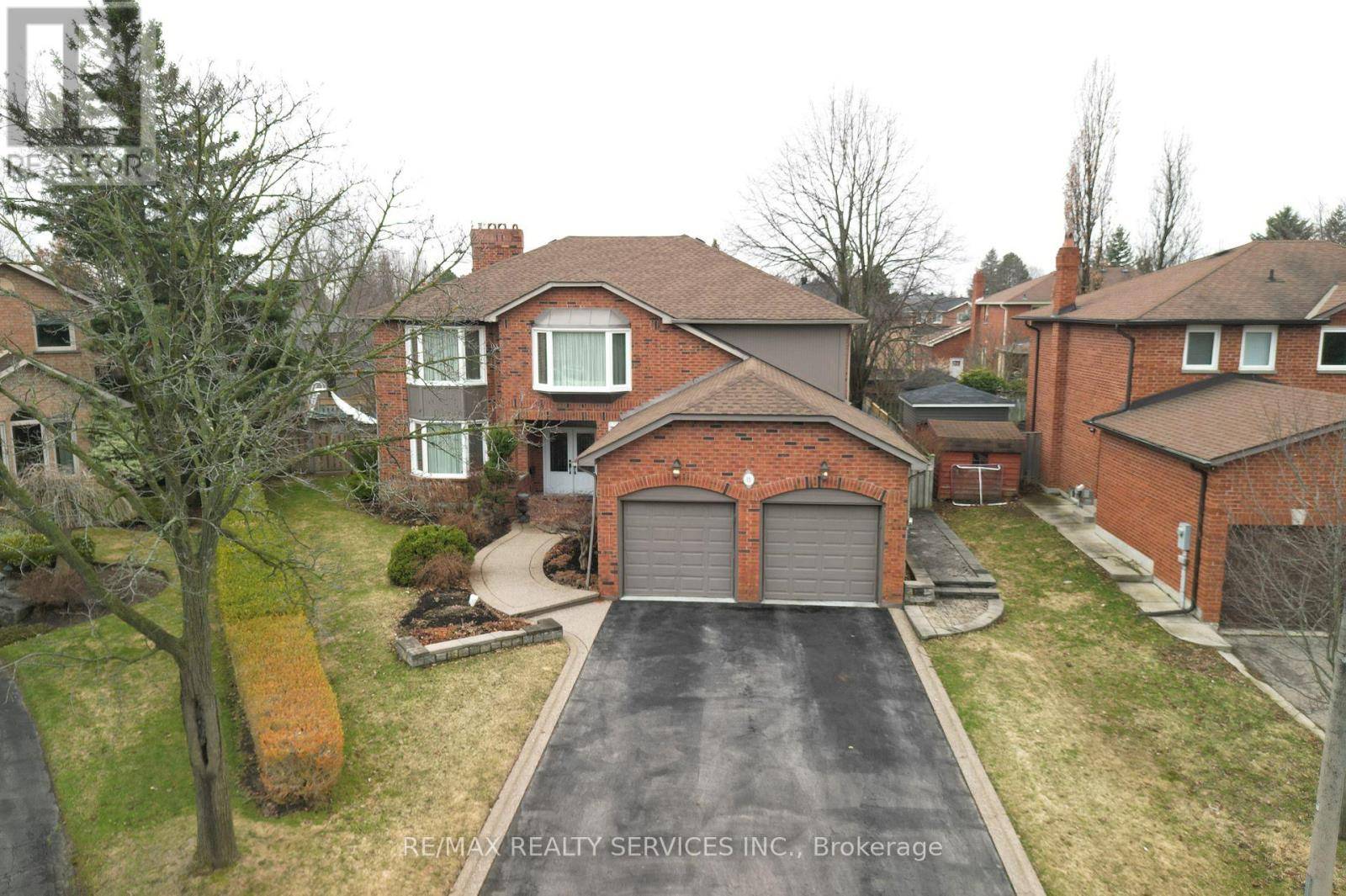 Brampton (heart Lake East), ON L6Z3G4,15 BROOKBANK COURT