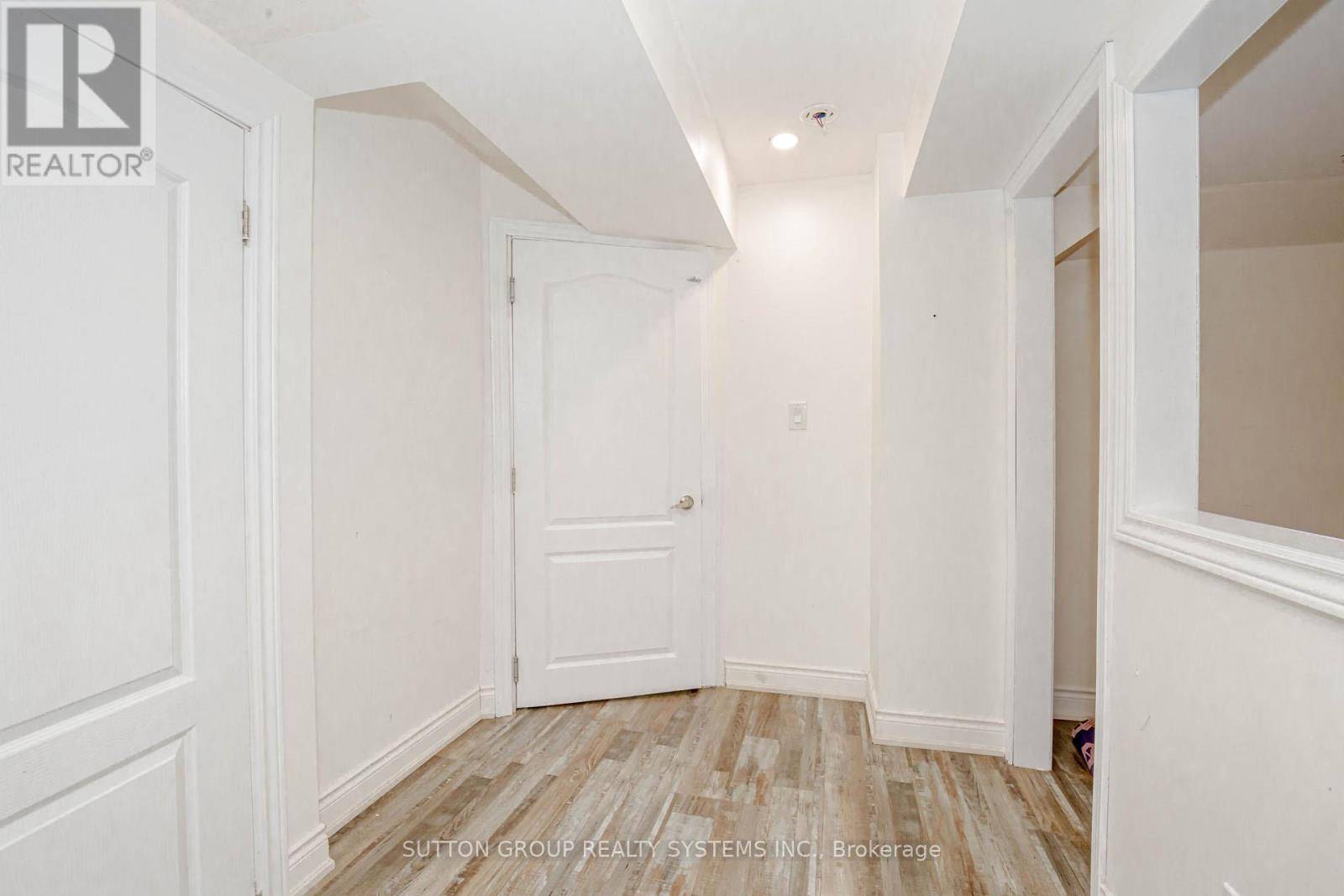 Milton (cb Cobban), ON L9E1P6,971 CHERRY COURT BASEMENT COURT
