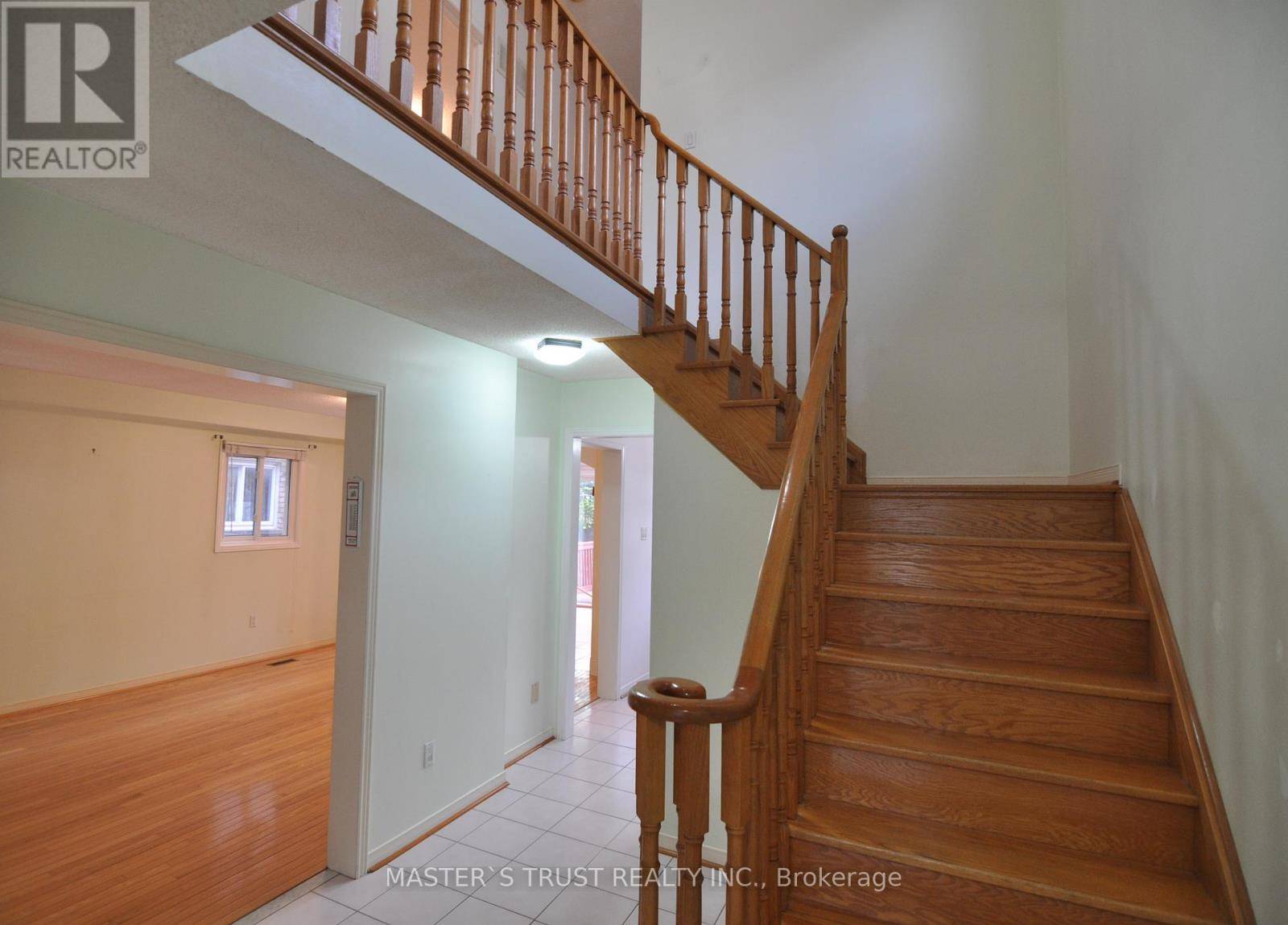 Mississauga (east Credit), ON L5V1G6,4639 Crosswinds DR #Upper
