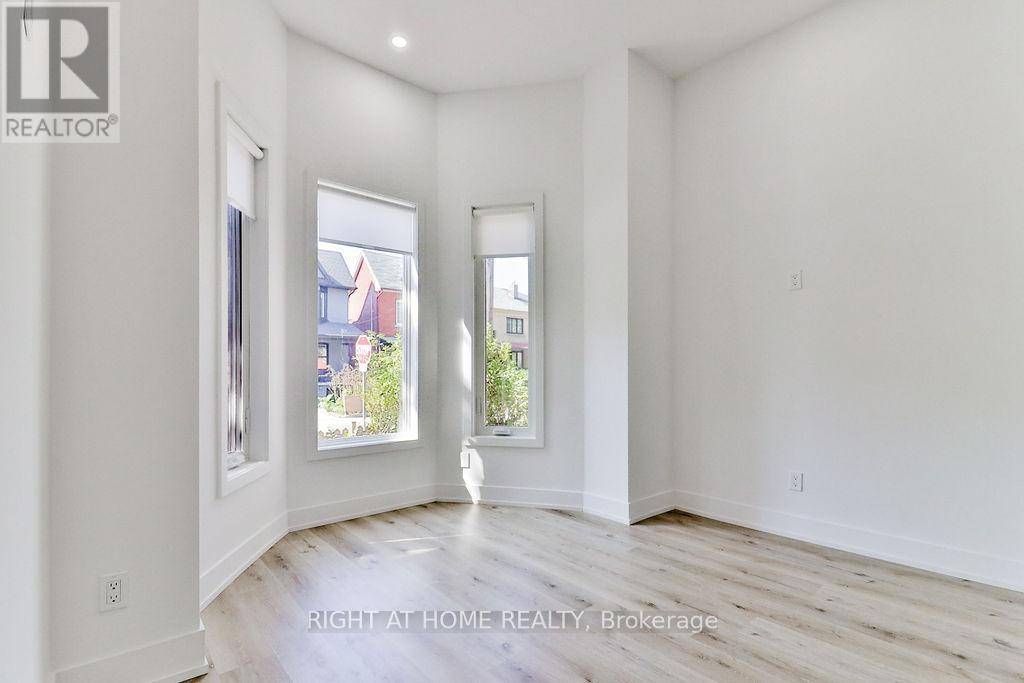 Toronto (roncesvalles), ON M6K2K9,45 BROCK AVENUE