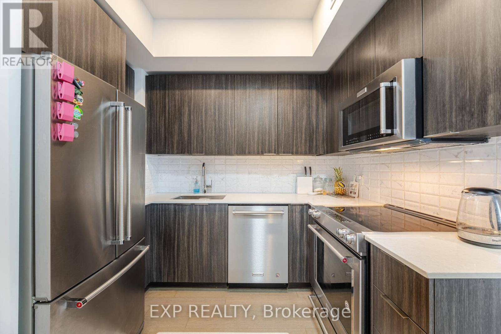 Toronto (mimico), ON M8V0J1,30 Shore Breeze DR #1015
