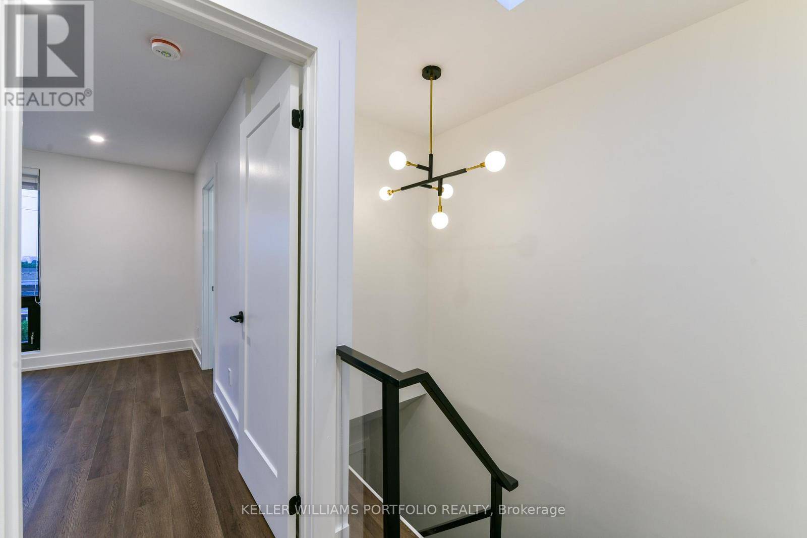 Toronto (corso Italia-davenport), ON M6H2G9,1250 DAVENPORT ROAD