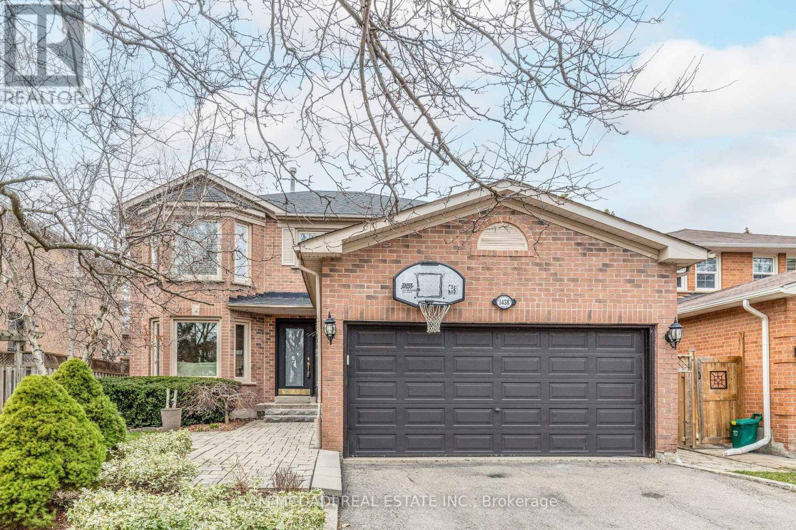 Oakville (cv Clearview), ON L6J7B5,1438 WINTERBOURNE DRIVE