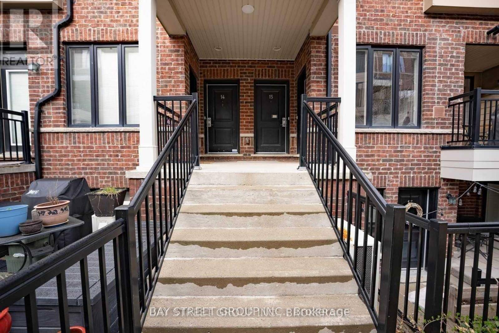 Toronto (long Branch), ON M8V0B8,10 Carnation AVE #14