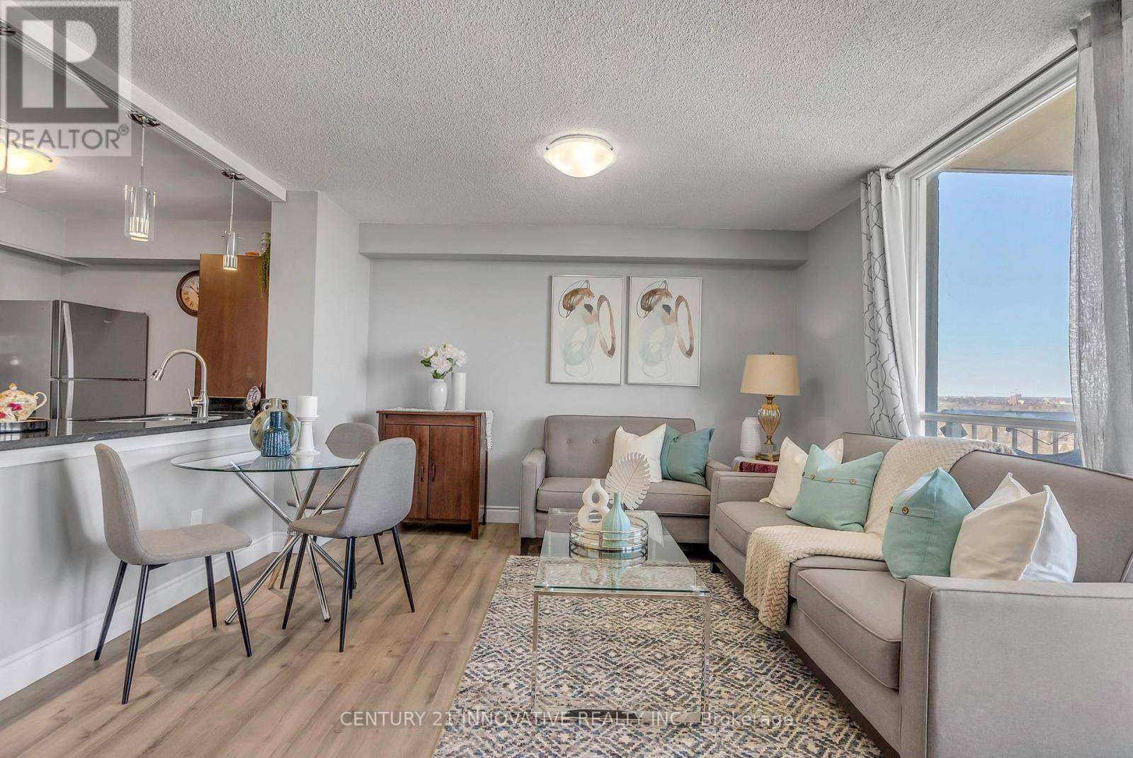 Toronto (humberlea-pelmo Park), ON M9M3A1,3077 Weston RD #1702