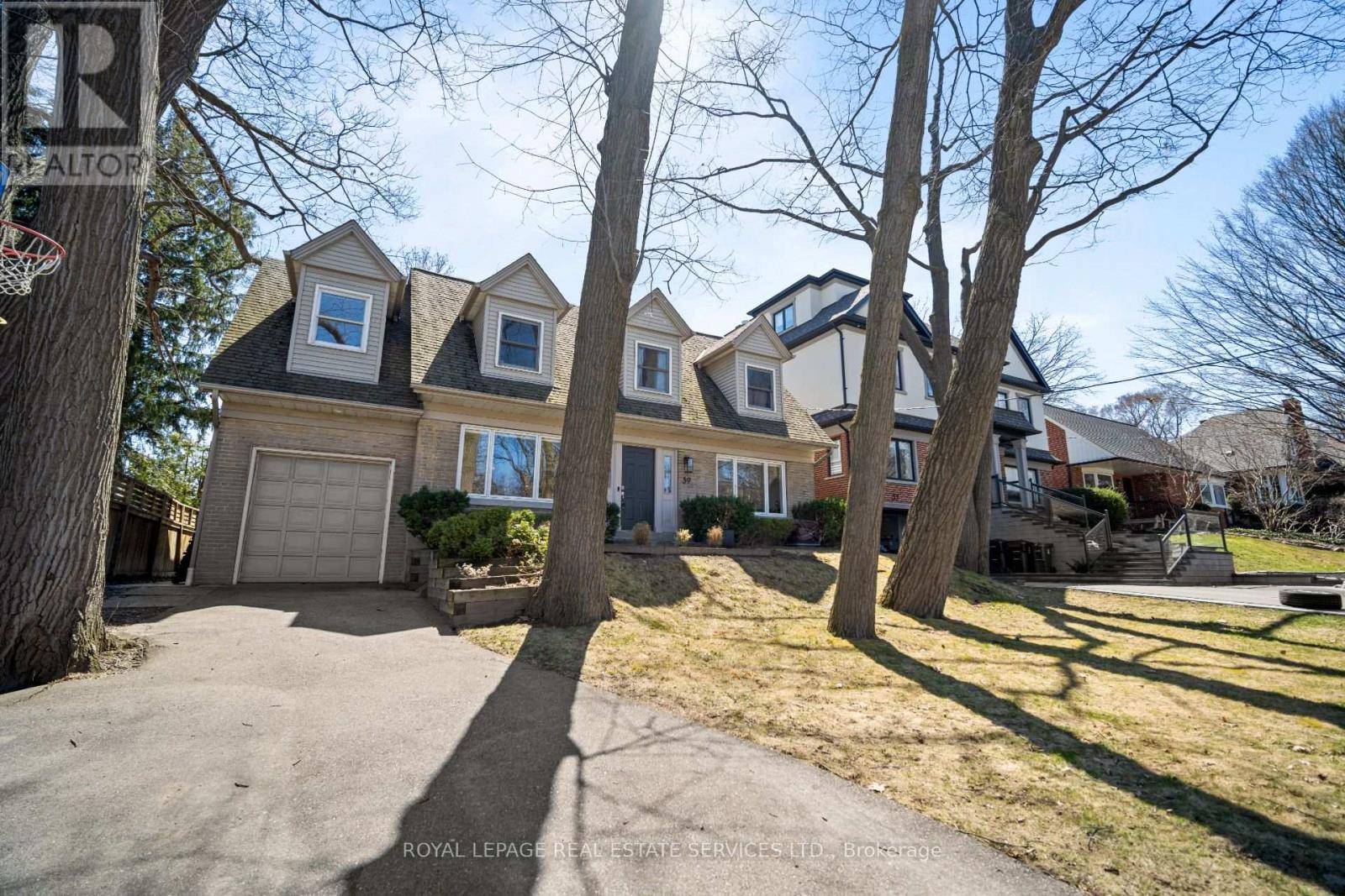 Toronto (stonegate-queensway), ON M8Y2A4,39 SOUTH KINGSLEA DRIVE