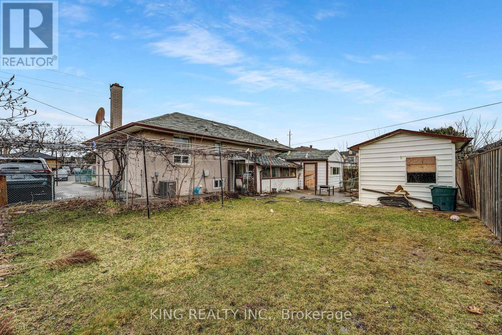 Oakville (wo West), ON L6K2C3,484 PINEGROVE ROAD