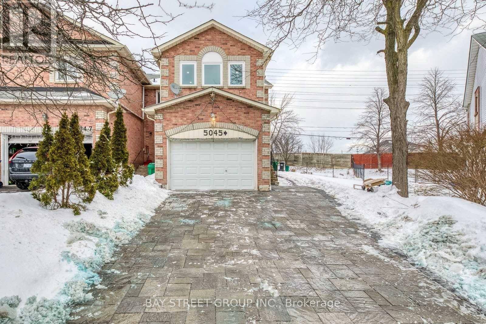 Mississauga (east Credit), ON L5M4A4,5045 Rundle CT #Upper