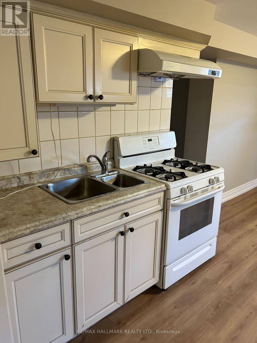 Toronto (humberlea-pelmo Park), ON M9N3A3,63 Lockerbie AVE #Lower