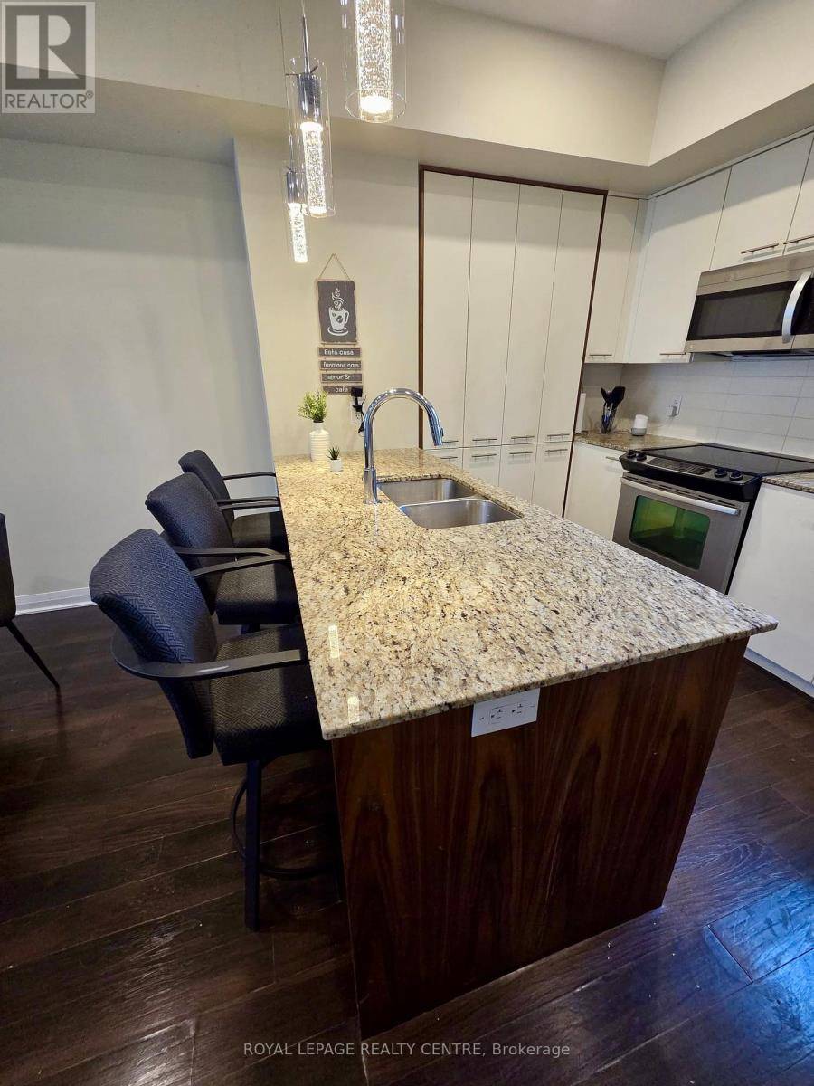 Toronto (islington-city Centre West), ON M9B0B3,19 Valhalla Inn RD #35