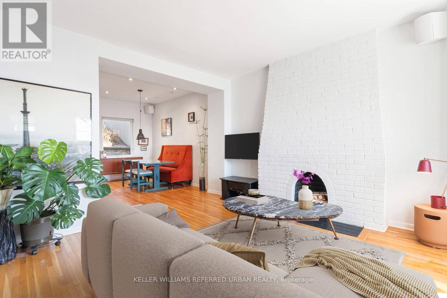 Toronto (corso Italia-davenport), ON M6H2G9,1370 DAVENPORT ROAD