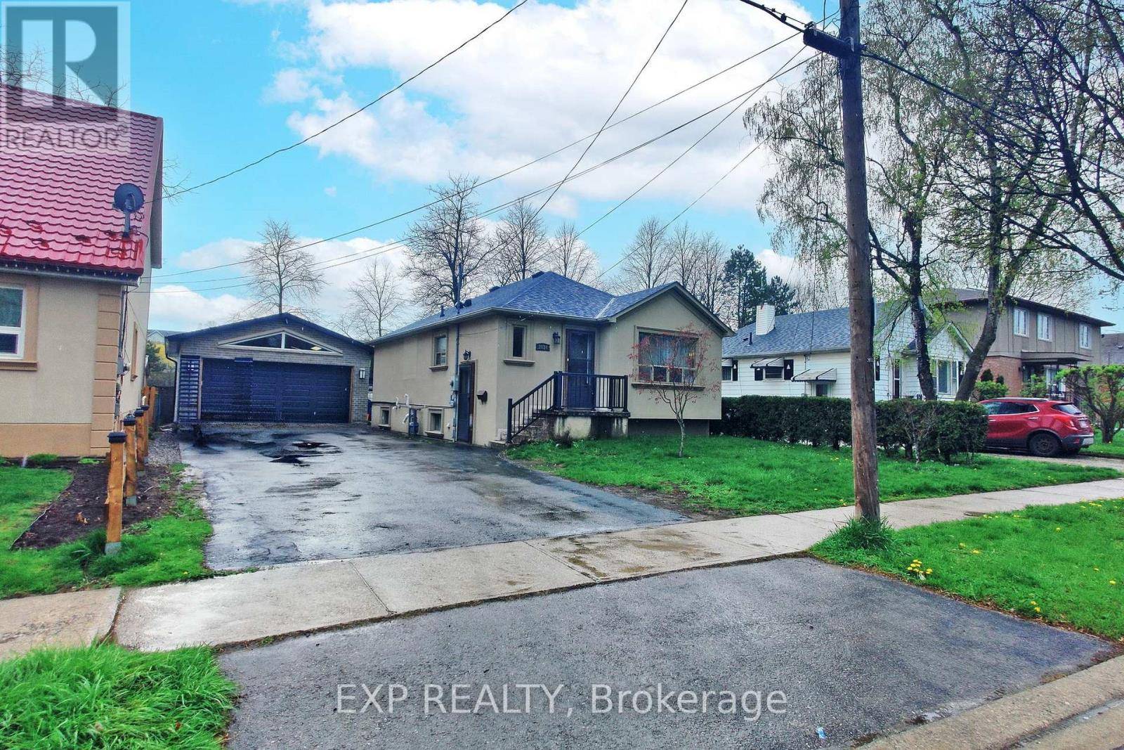 Mississauga (cooksville), ON L5B1V5,3034 PARKERHILL ROAD E
