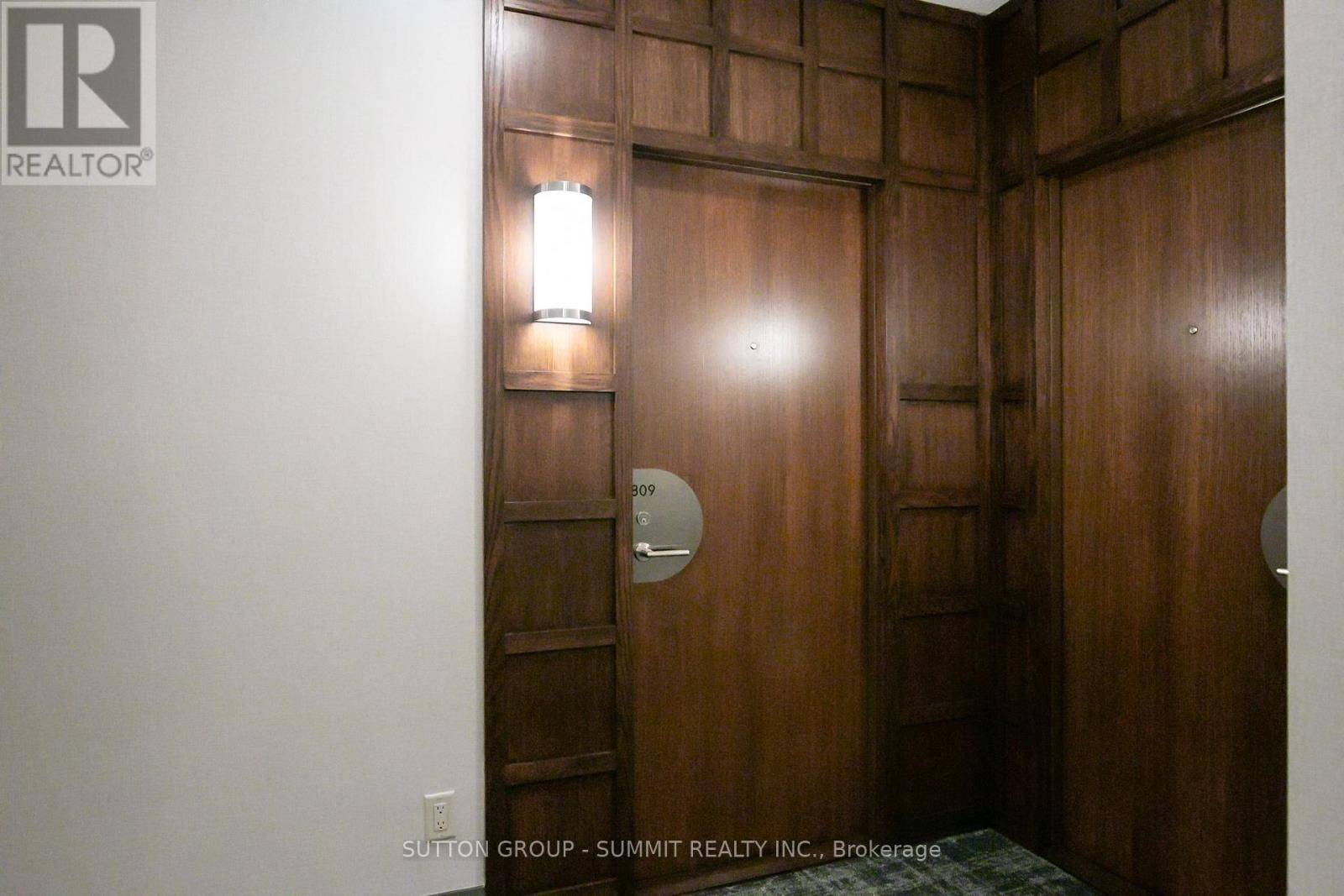 Toronto (mimico), ON M8V4G2,2083 Lake shore BLVD #809