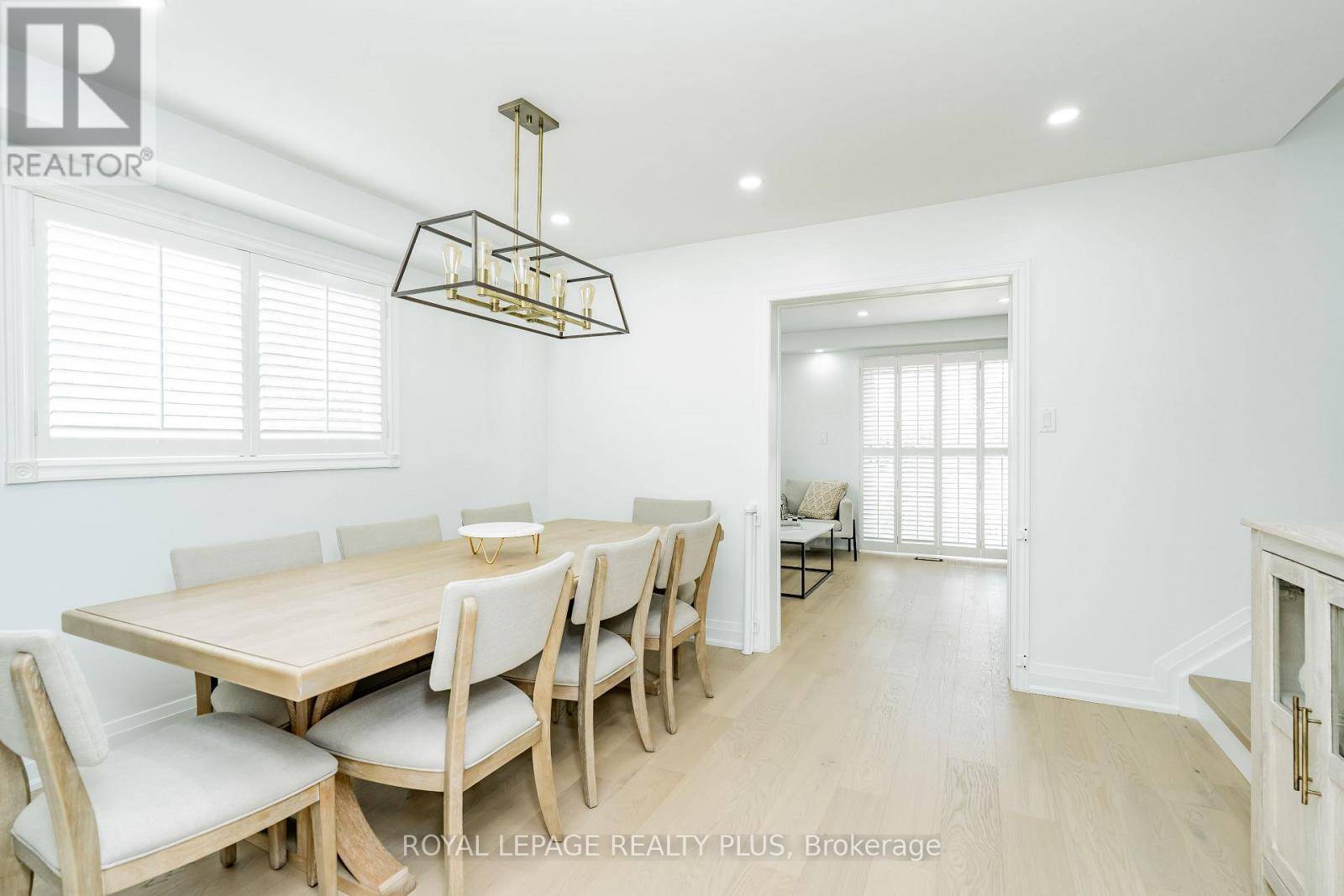 Mississauga (cooksville), ON L5B2J3,568 FERGO AVENUE