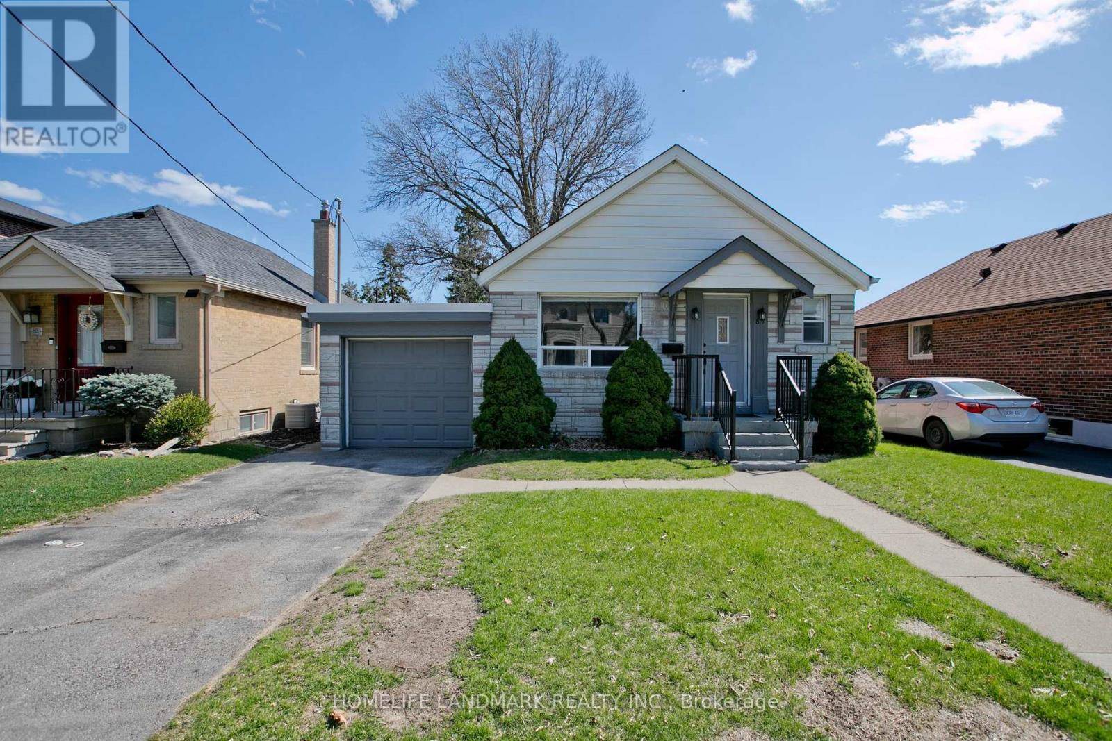 Toronto (stonegate-queensway), ON M8Z2G3,85 YORKVIEW DRIVE