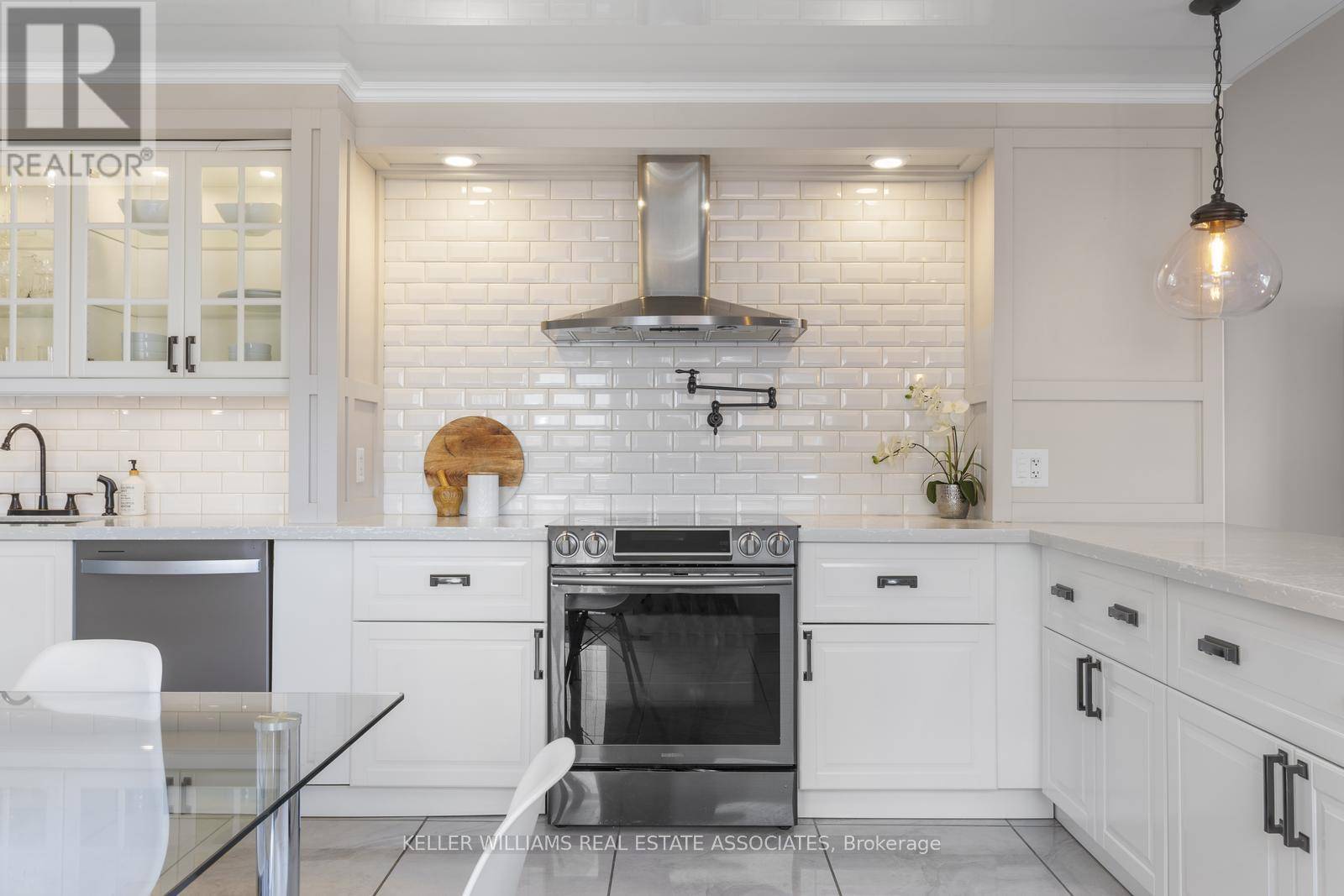 Mississauga (erin Mills), ON L5L2C4,4115 BARBICAN DRIVE