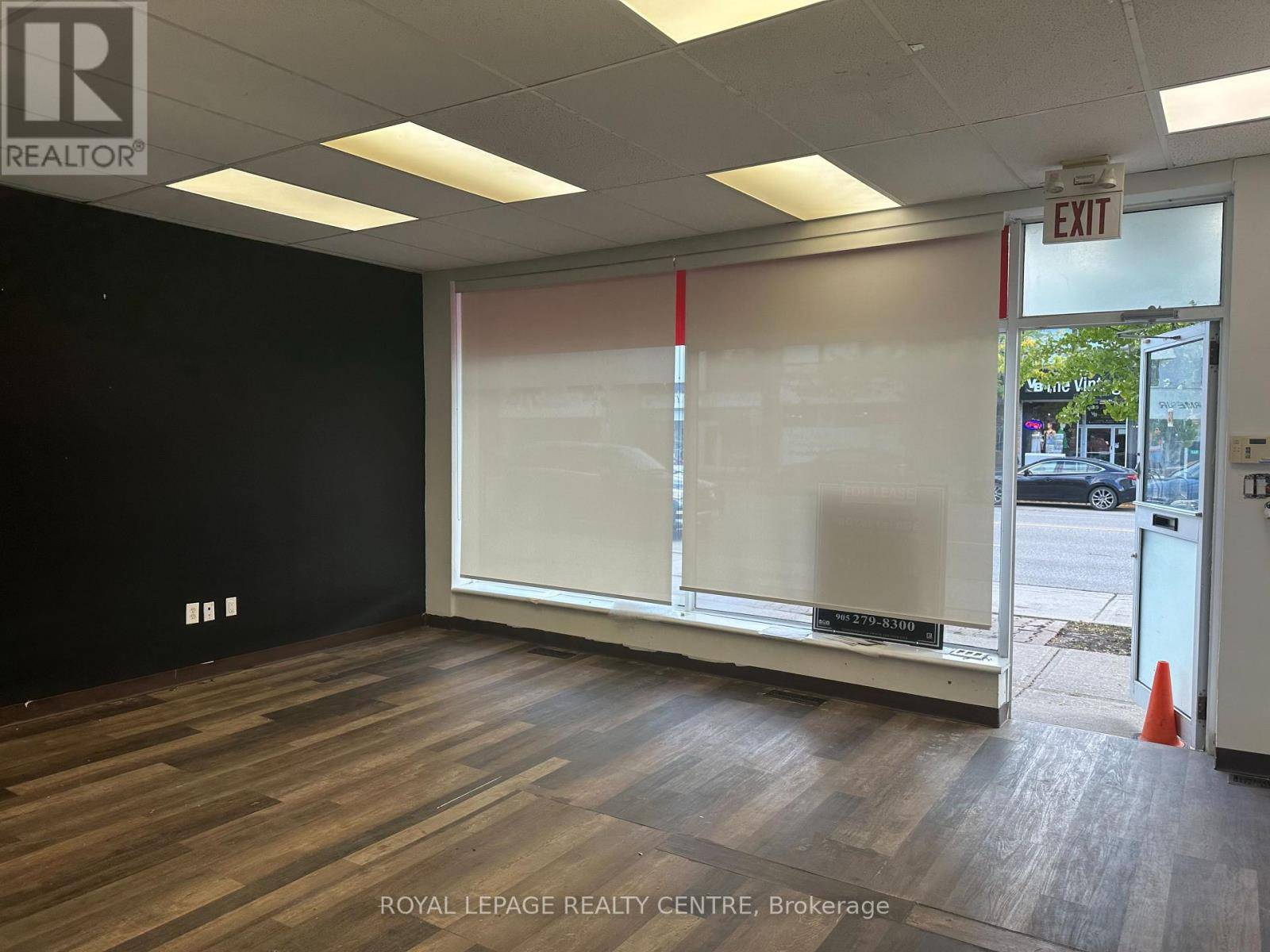 Mississauga (port Credit), ON L5G1G6,250 Lakeshore RD East #B
