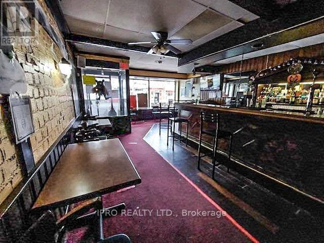 Toronto (new Toronto), ON M8V1J5,2961 LAKE SHORE BOULEVARD W