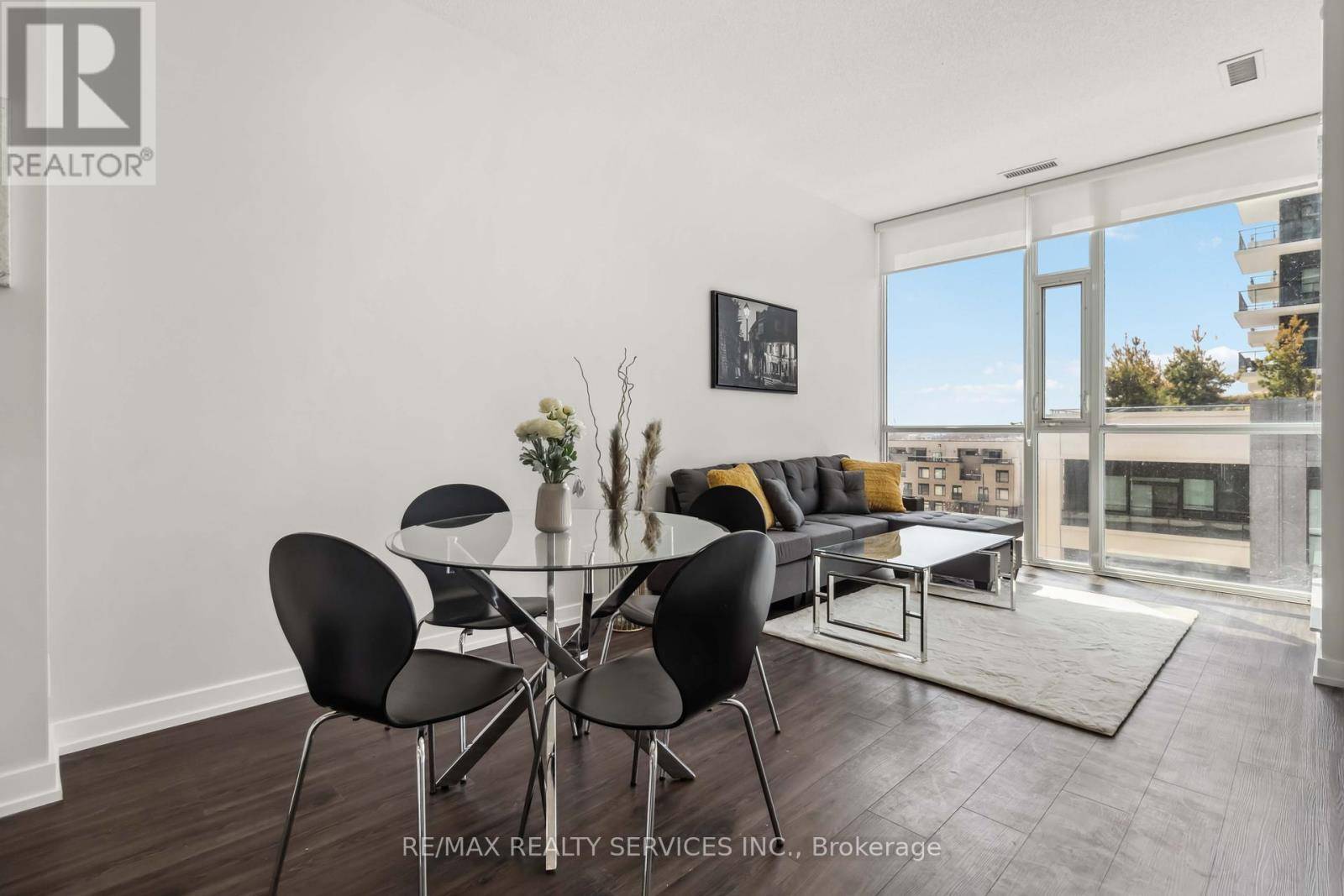 Mississauga (city Centre), ON L5B0G3,4065 Brickstone Mews #404