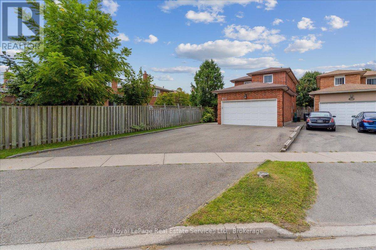 Brampton (brampton West), ON L6X3L8,211 MURRAY STREET