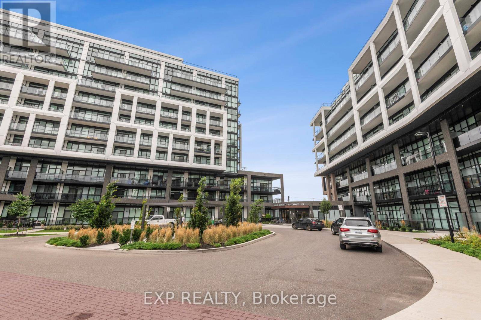 Toronto (downsview-roding-cfb), ON M3K0C9,50 George Butchart DR #327