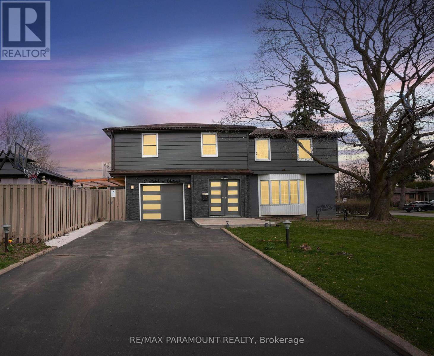 Brampton (avondale), ON L6T2L2,10 BURNHAM CRESCENT