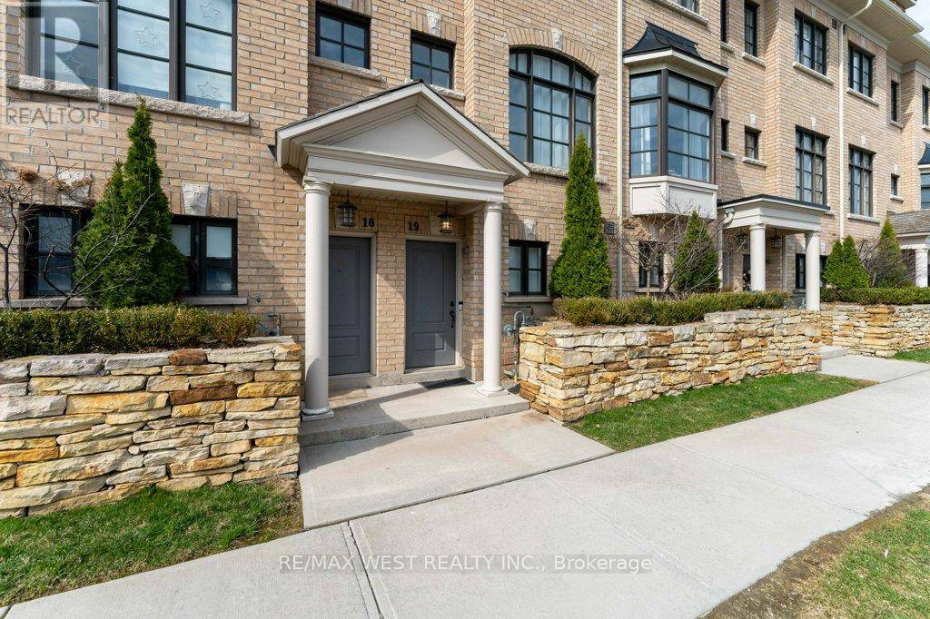 Oakville (ro River Oaks), ON L6H7H2,2172 Trafalgar RD #19