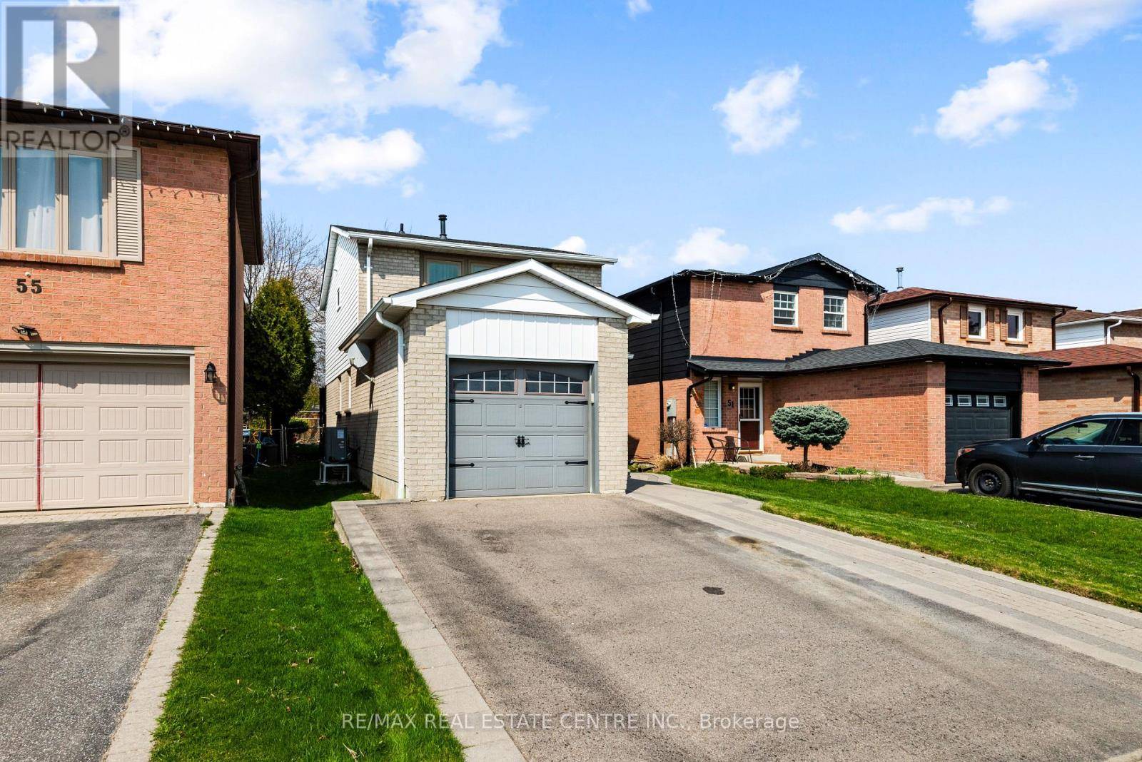 Brampton (brampton West), ON L6X2V7,53 MARTINDALE CRESCENT