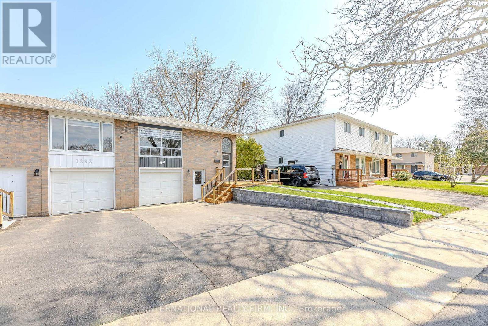 Burlington (palmer), ON L7M1J8,1291 CONSORT CRESCENT