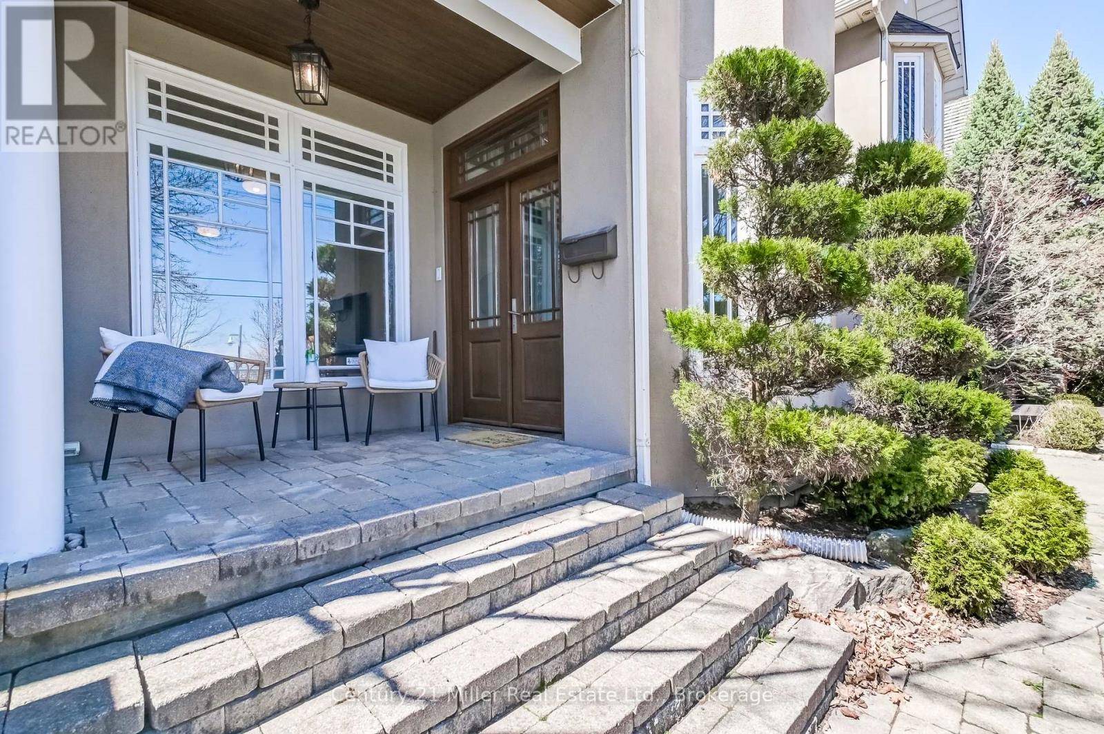Oakville (br Bronte), ON L6L1A6,2377 ONTARIO STREET