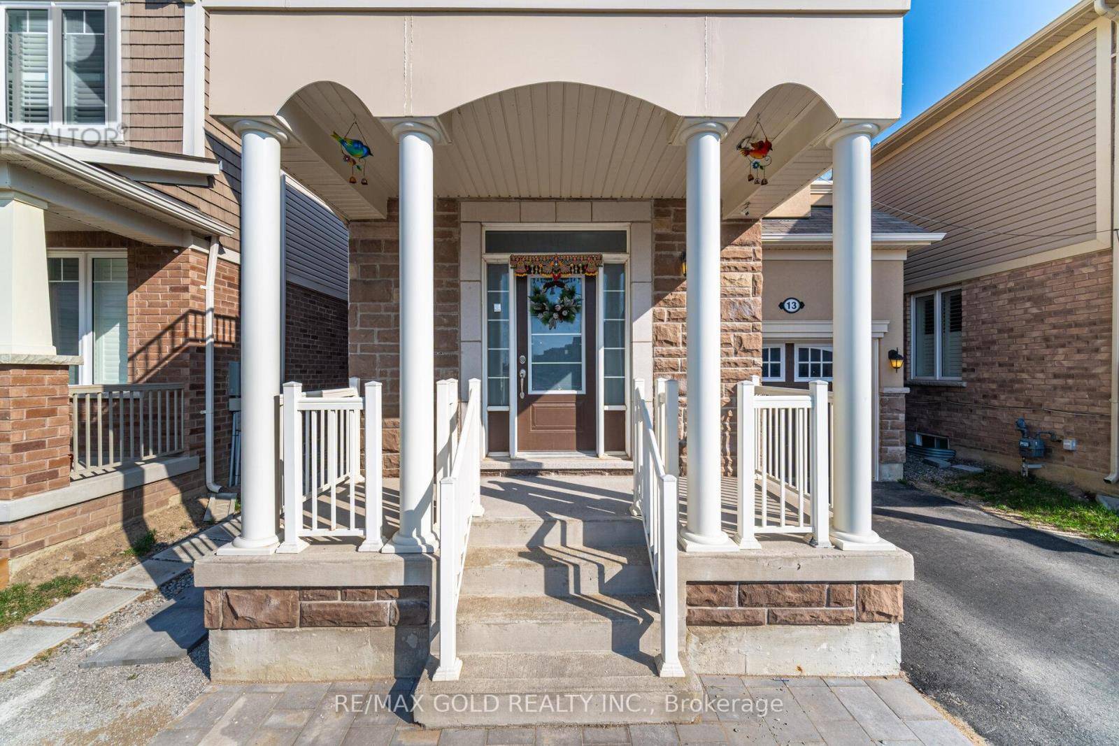 Brampton (northwest Brampton), ON L7A4T7,13 REDFERN STREET