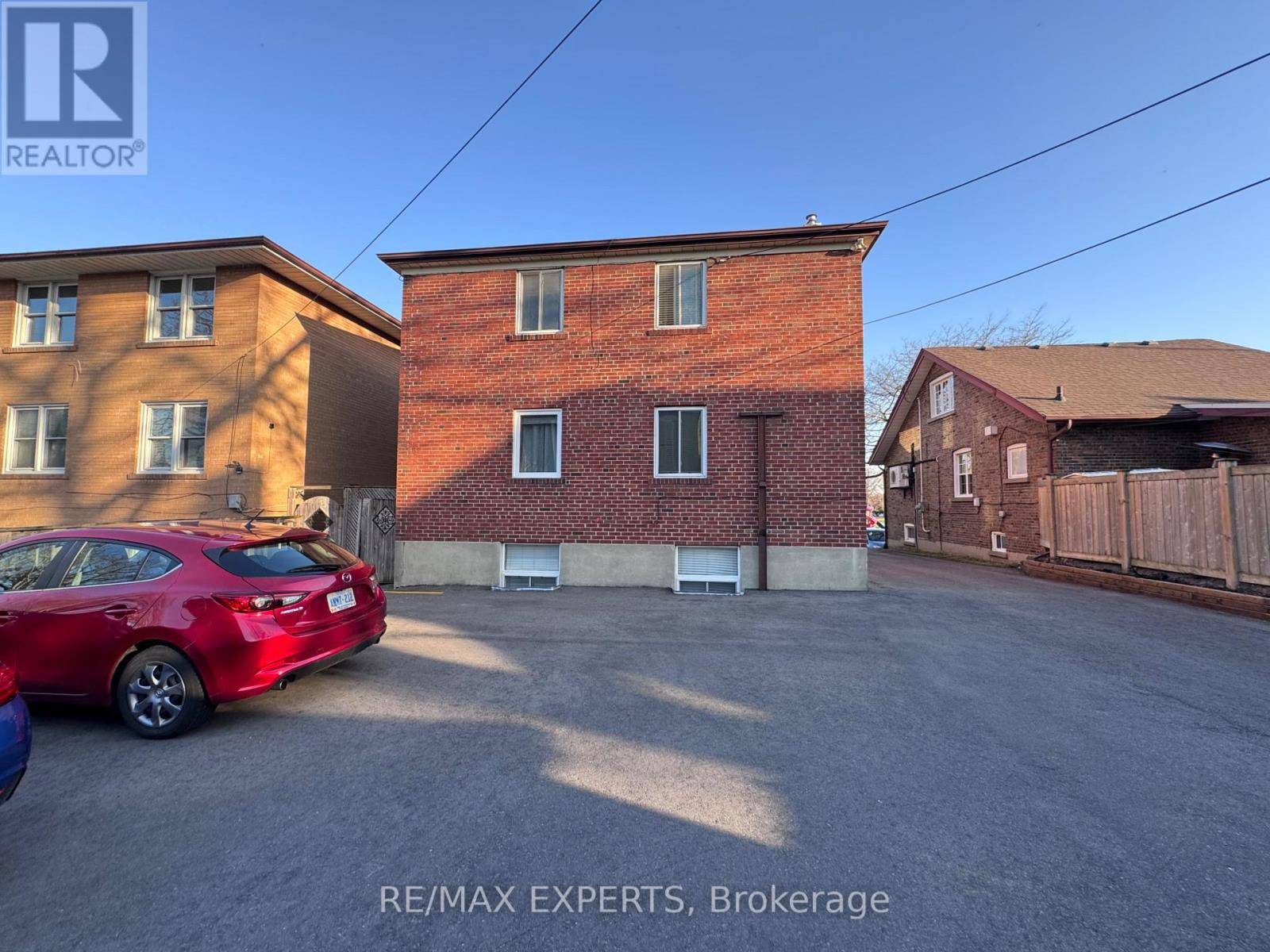 Toronto (mimico), ON M8V1S9,72 Hillside AVE #4