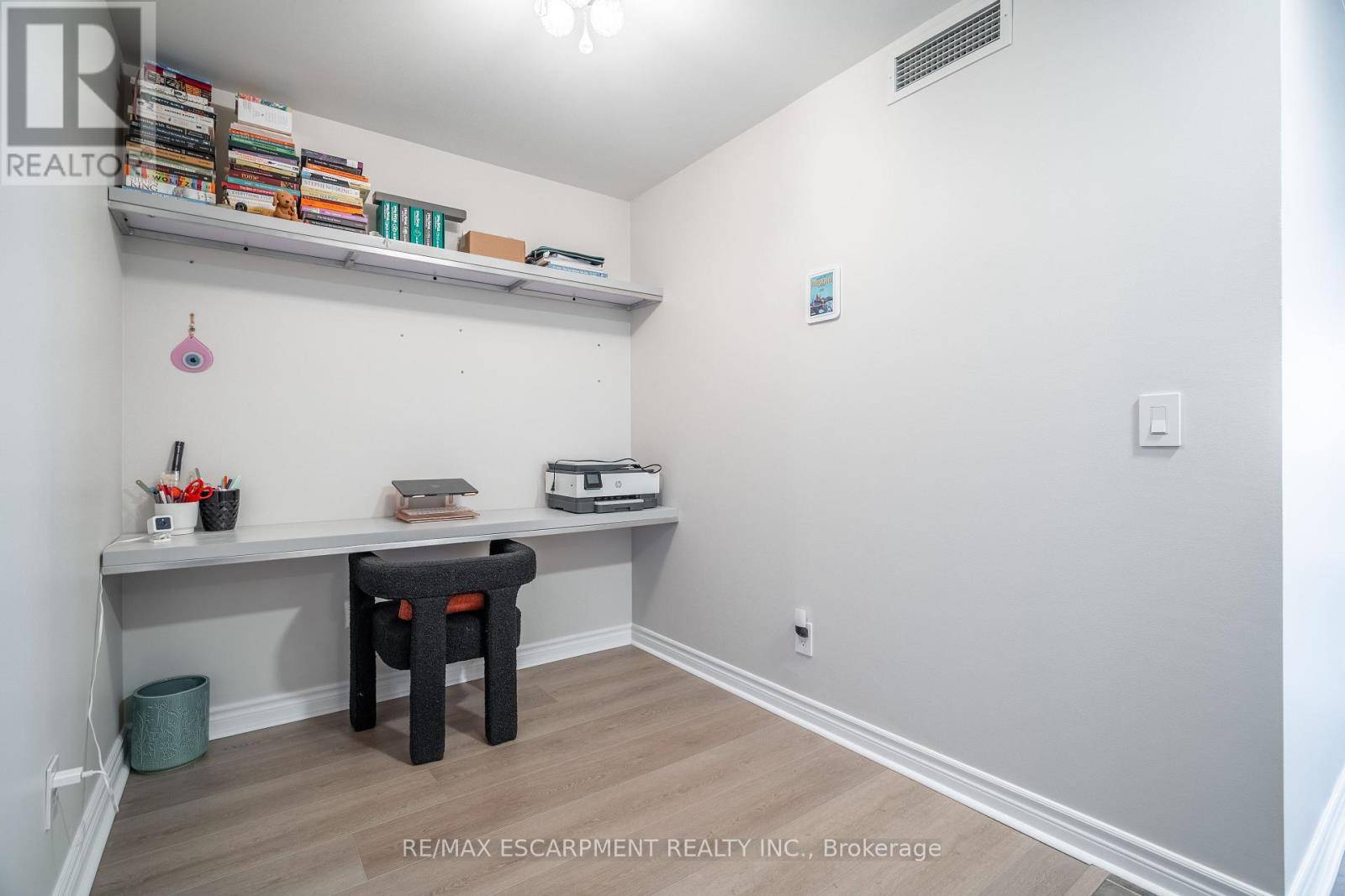 Toronto (islington-city Centre West), ON M9A0A3,5 Michael Power PL #2306
