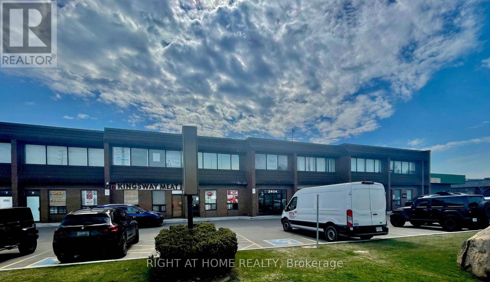 Mississauga (dixie), ON L4Y2B7,2404 Haines RD #214