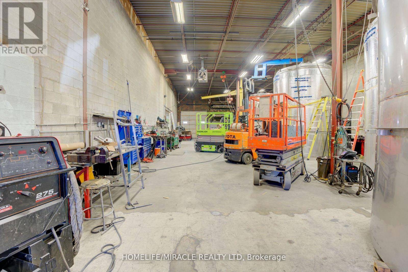 Brampton (steeles Industrial), ON L6T4J1,175 Advance BLVD #14
