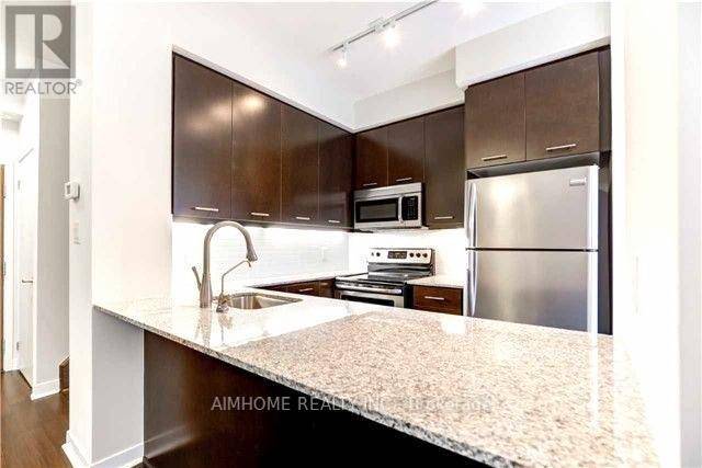 Mississauga (city Centre), ON L5B0E6,370 Square One DR #27