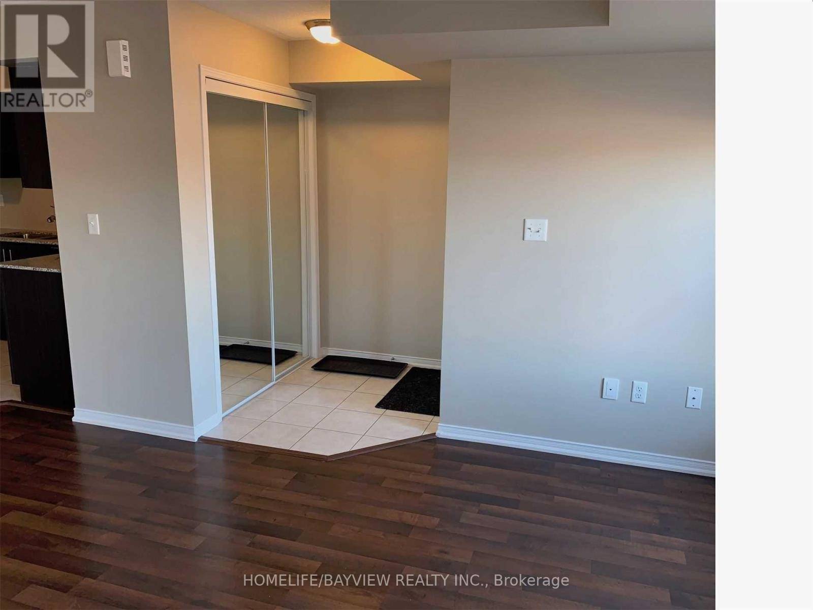 Oakville (ro River Oaks), ON L6H0G6,2504 Post RD #4