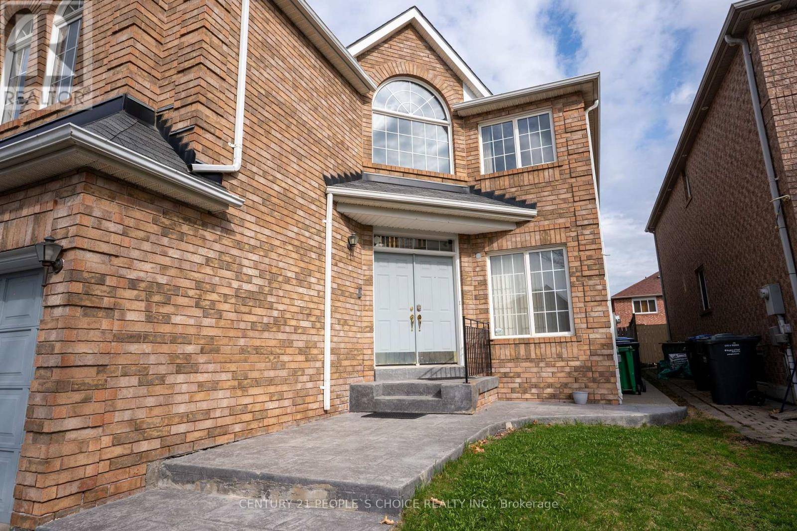 Brampton (sandringham-wellington), ON L6R2B4,24 TOBOSA TRAIL