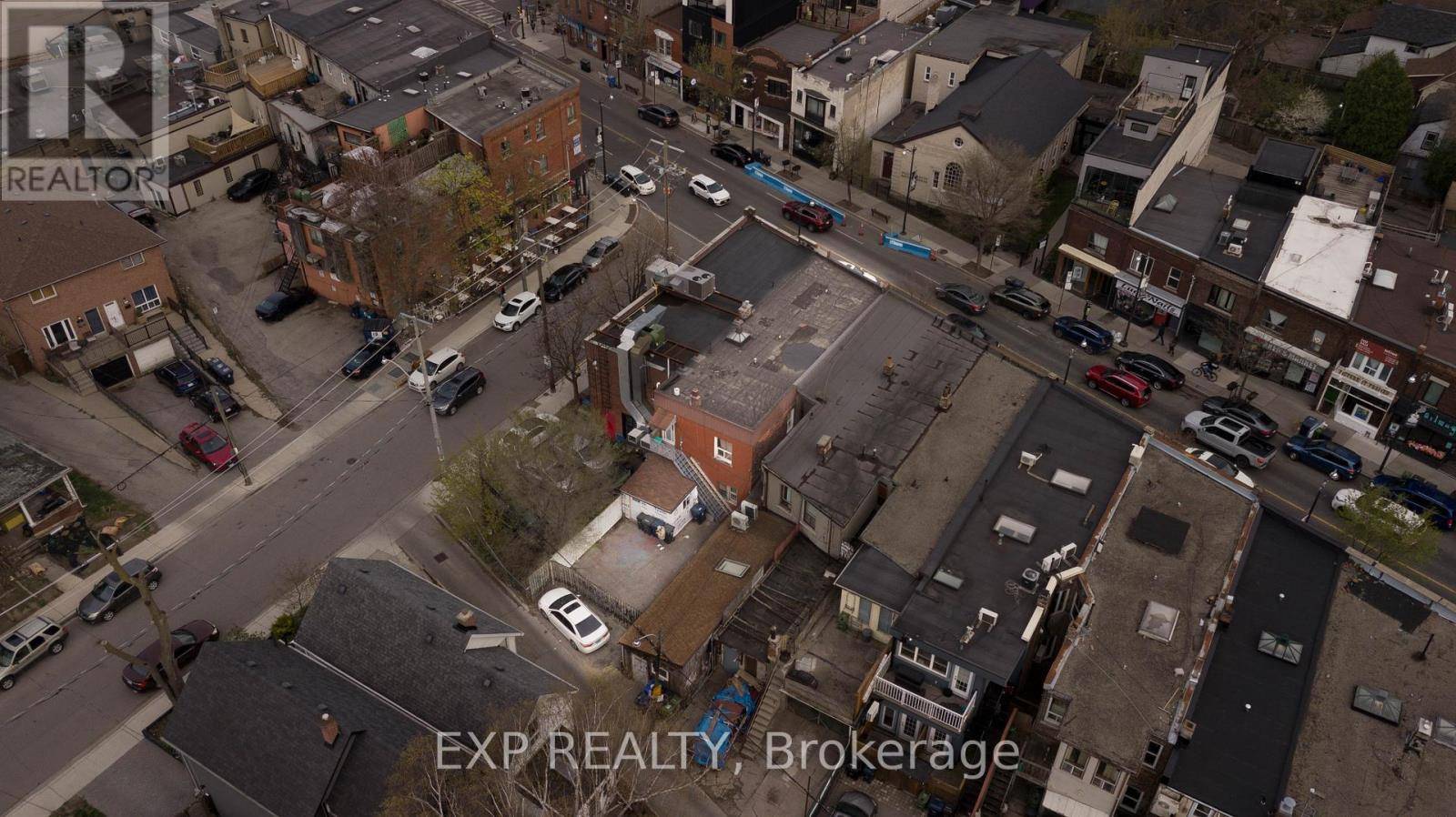Toronto (junction Area), ON M6P1Z7,3052 DUNDAS STREET W