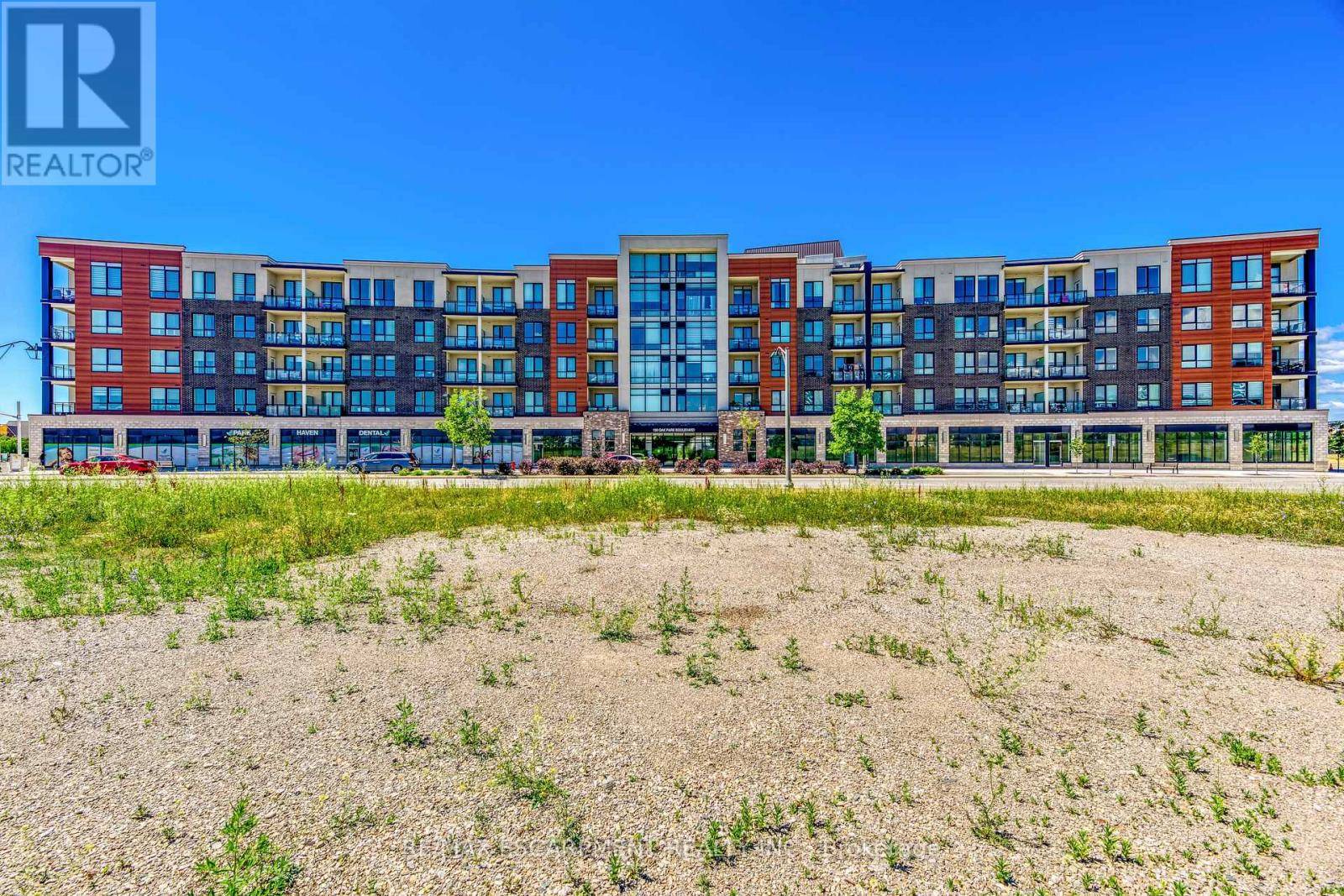Oakville (ro River Oaks), ON L6H3P2,150 Oak Park BLVD #424