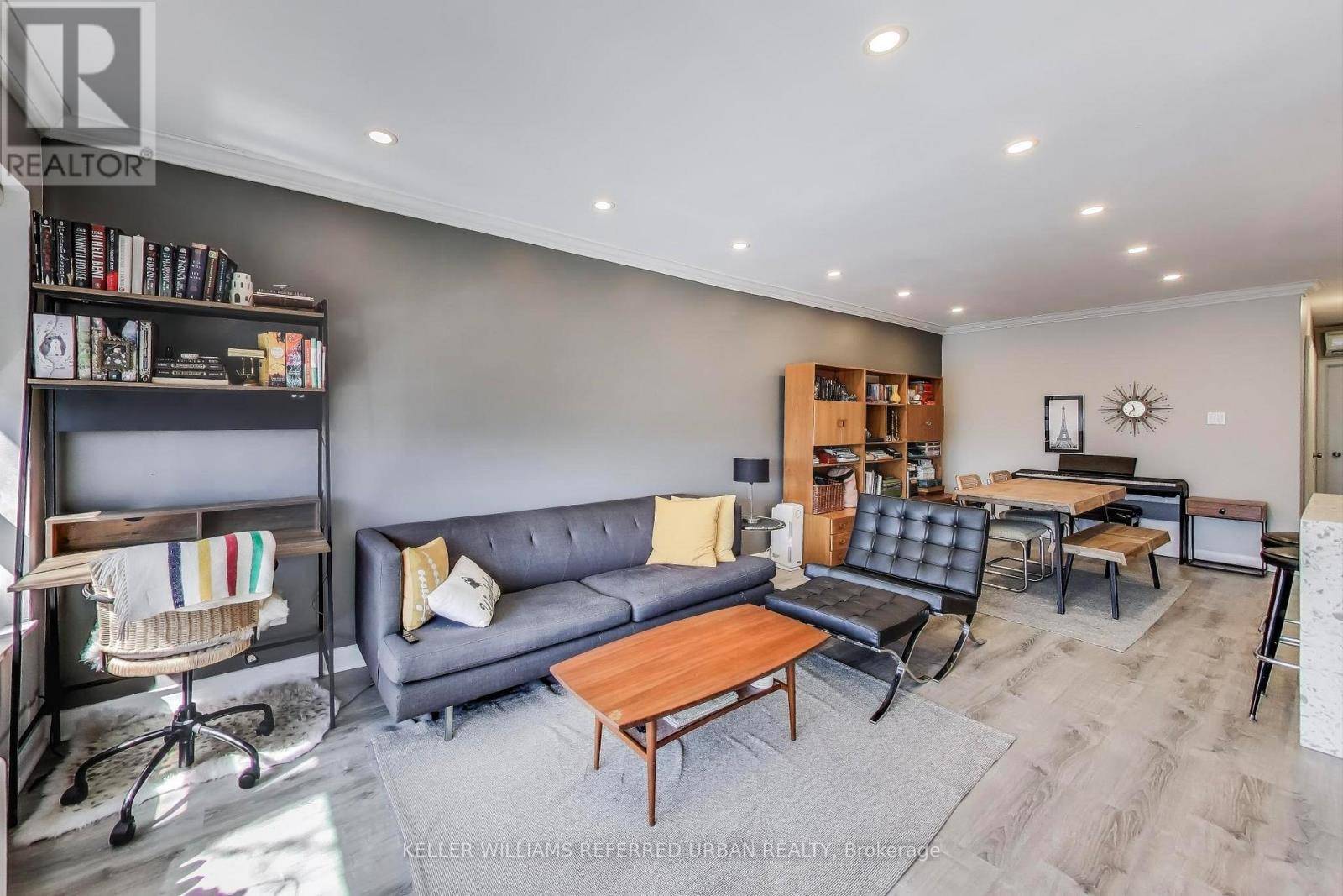 Toronto (briar Hill-belgravia), ON M6E2S2,342 HOPEWELL AVENUE