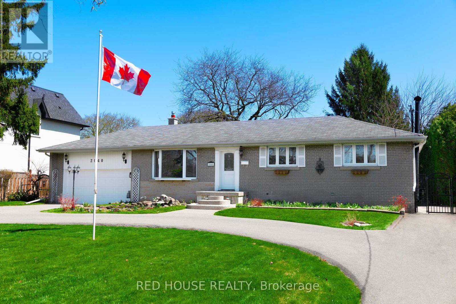 Oakville (br Bronte), ON L6L2A2,2040 REBECCA STREET