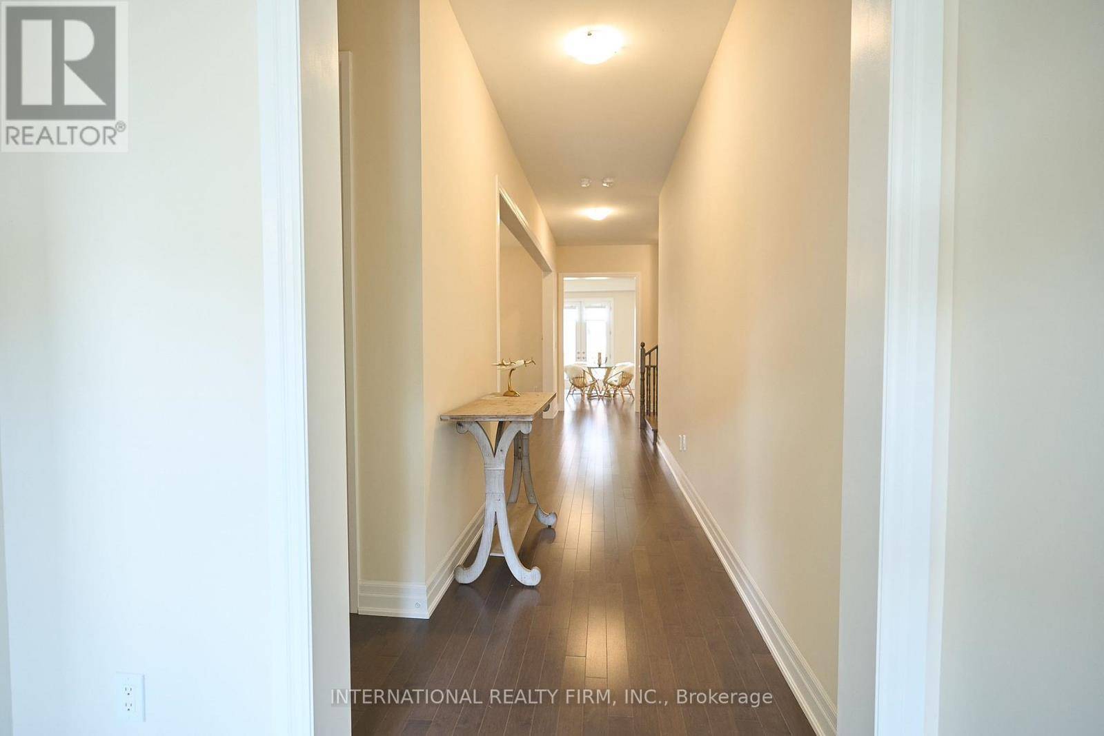 Oakville (go Glenorchy), ON L6H0Z4,63 MERLIN STREET