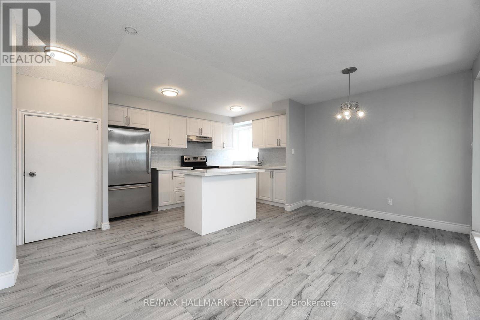Mississauga (applewood), ON L4Y3X1,3050 Constitution BLVD #50