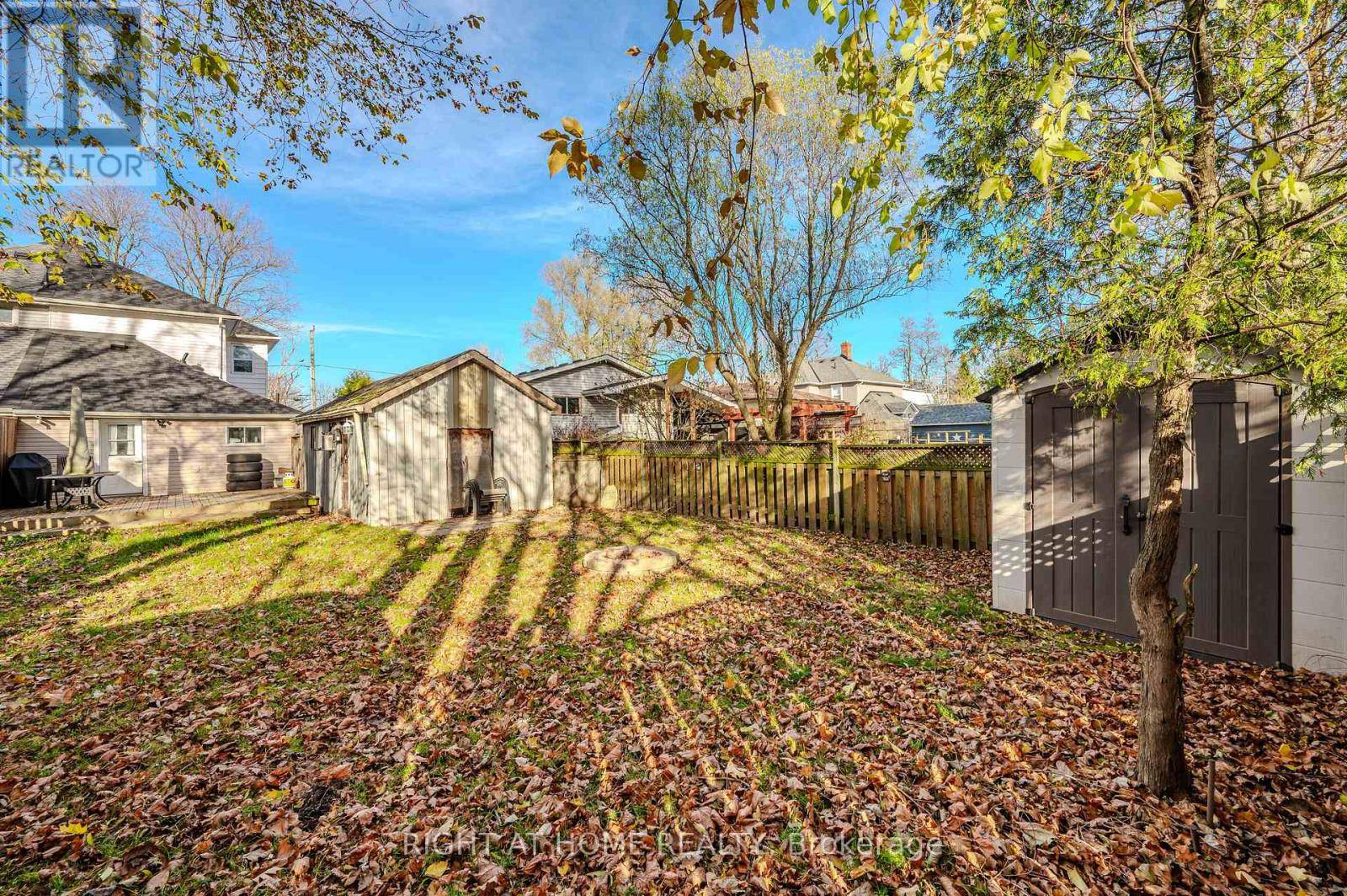 Halton Hills (ac Acton), ON L7J2E2,126 POPLAR AVENUE