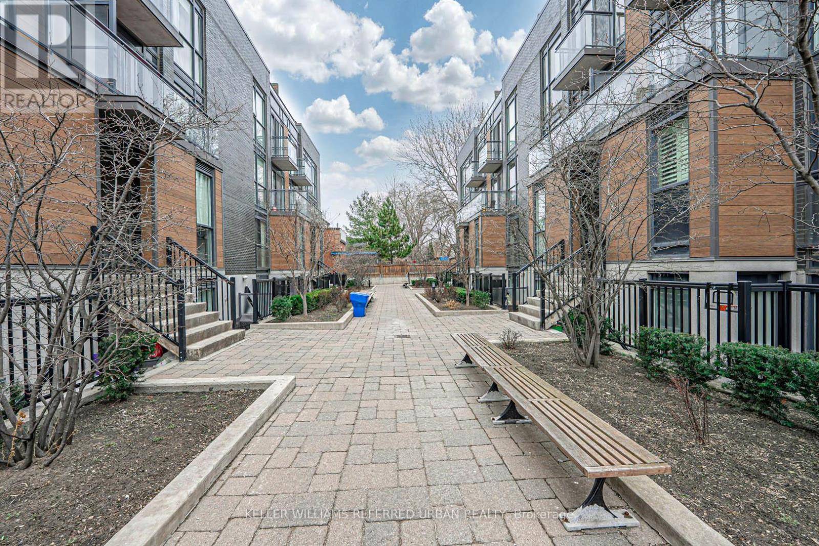 Toronto (dovercourt-wallace Emerson-junction), ON M6P0A7,45 Sousa Mendes ST #203
