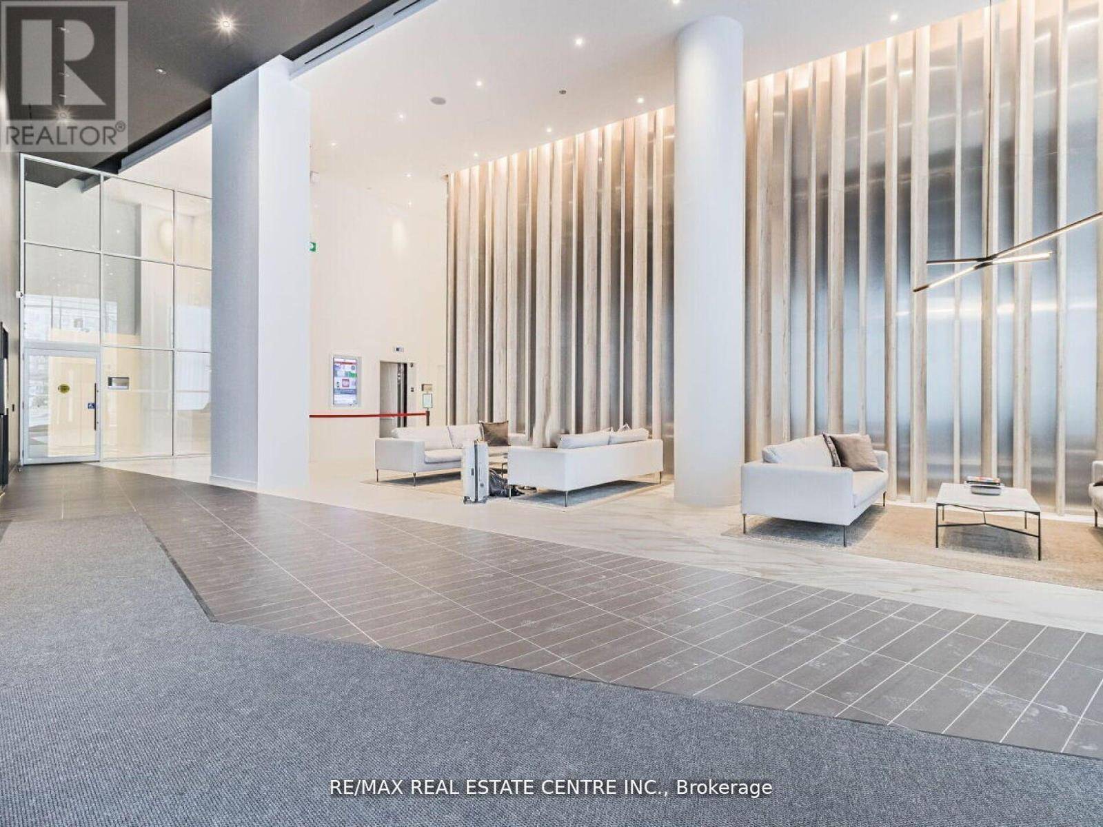 Mississauga (city Centre), ON L5B0M3,3900 Confederation Pkwy #302