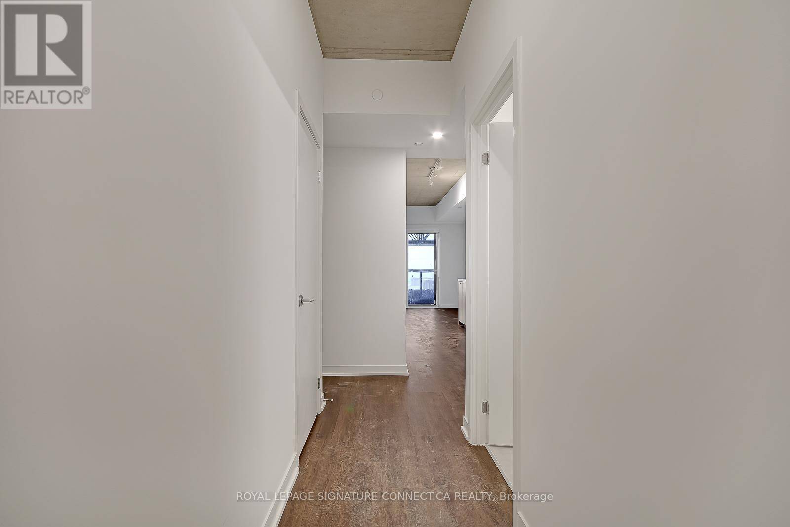 Toronto (weston-pellam Park), ON M6N0C1,1808 St Clair AVE West #519