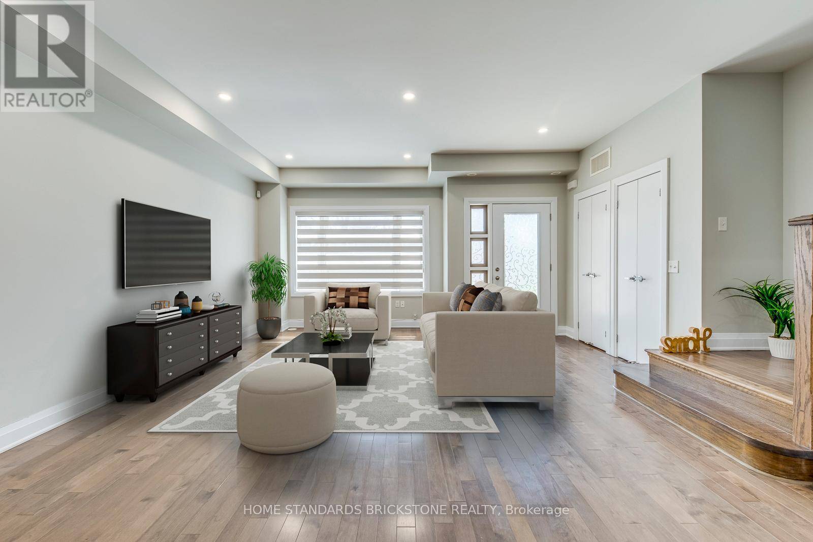 Oakville (jc Joshua Creek), ON L6H0G9,2460 Prince Michael DR #TH18